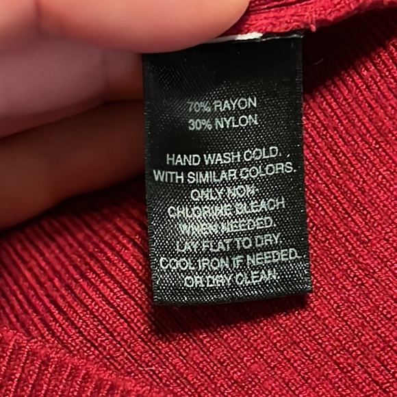 Beautiful WHBM pink-reddish colored cardigan with beautiful silver snaps. Size S - Picture 5 of 5